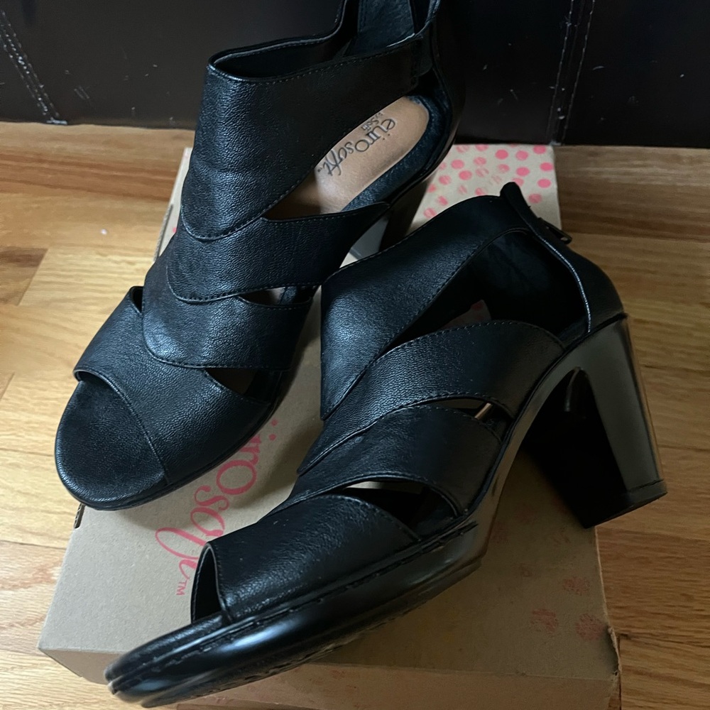 Eurosport Viviana Vegan Leather shoe bootie heels size 7.5 New in Box